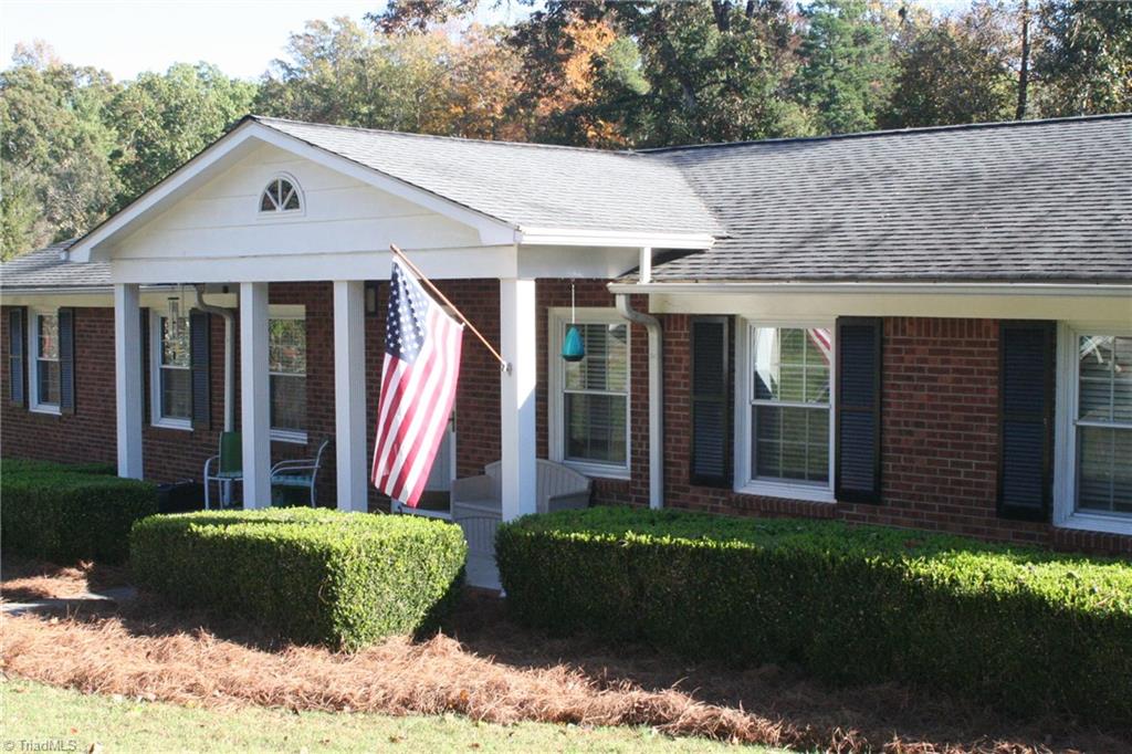 207 Pine Ridge Drive High Point, NC 27262 - Photo 3 of 30 Gallery Image 3