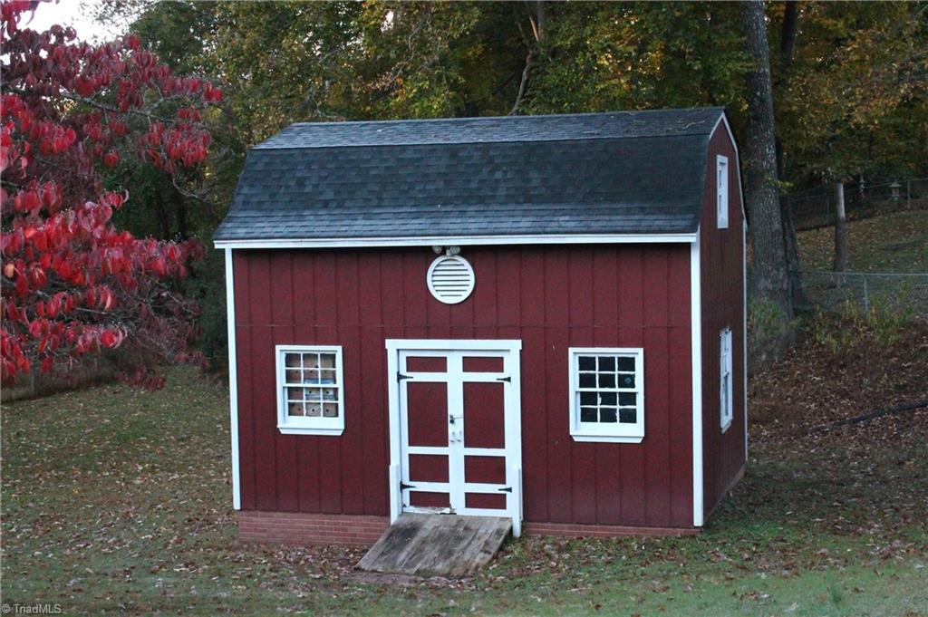 207 Pine Ridge Drive High Point, NC 27262 - Photo 27 of 30 Gallery Image 27