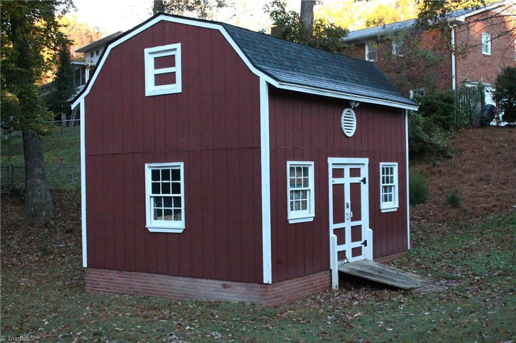 207 Pine Ridge Drive High Point, NC 27262 - Photo 28 of 30 Gallery Image 28