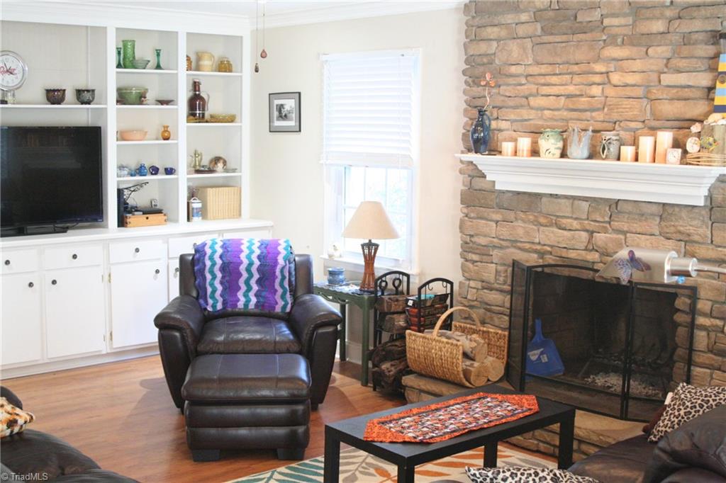 207 Pine Ridge Drive High Point, NC 27262 - Photo 9 of 30 Gallery Image 9