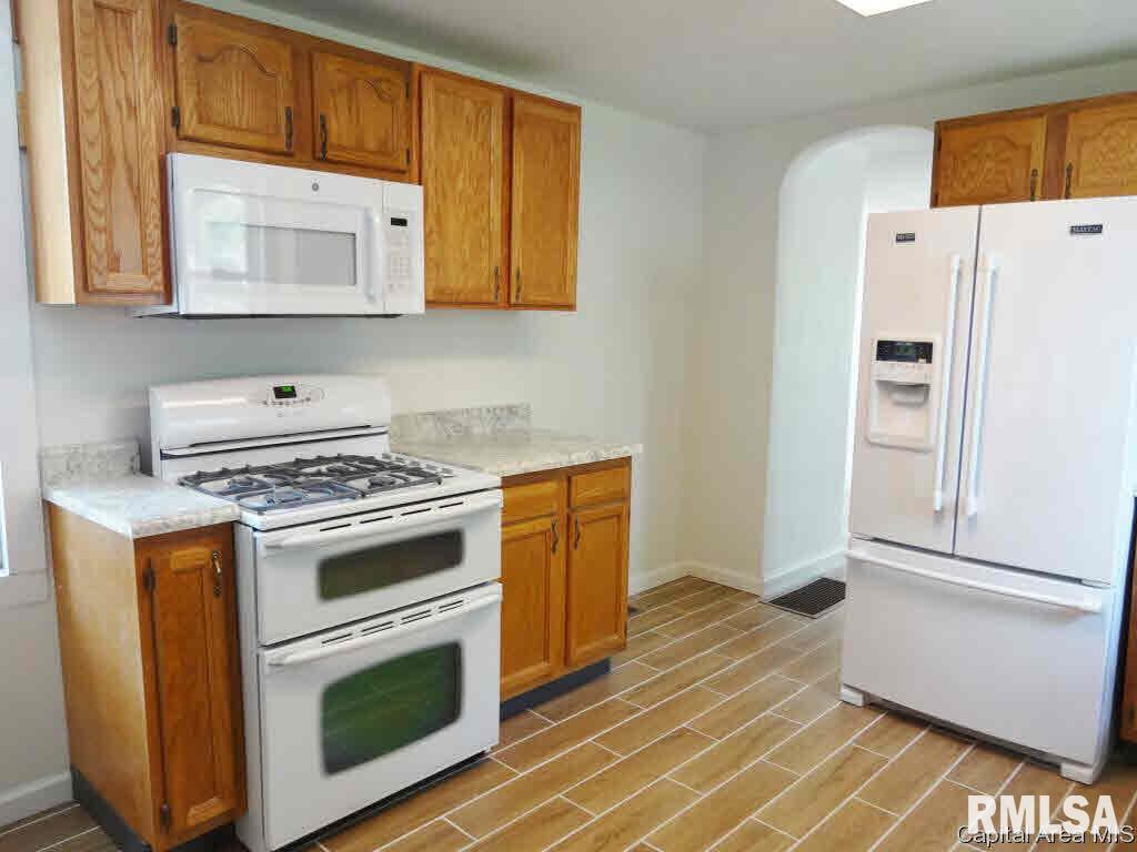 102 Aarup Street Springfield, IL 62703 - Photo 8 of 28