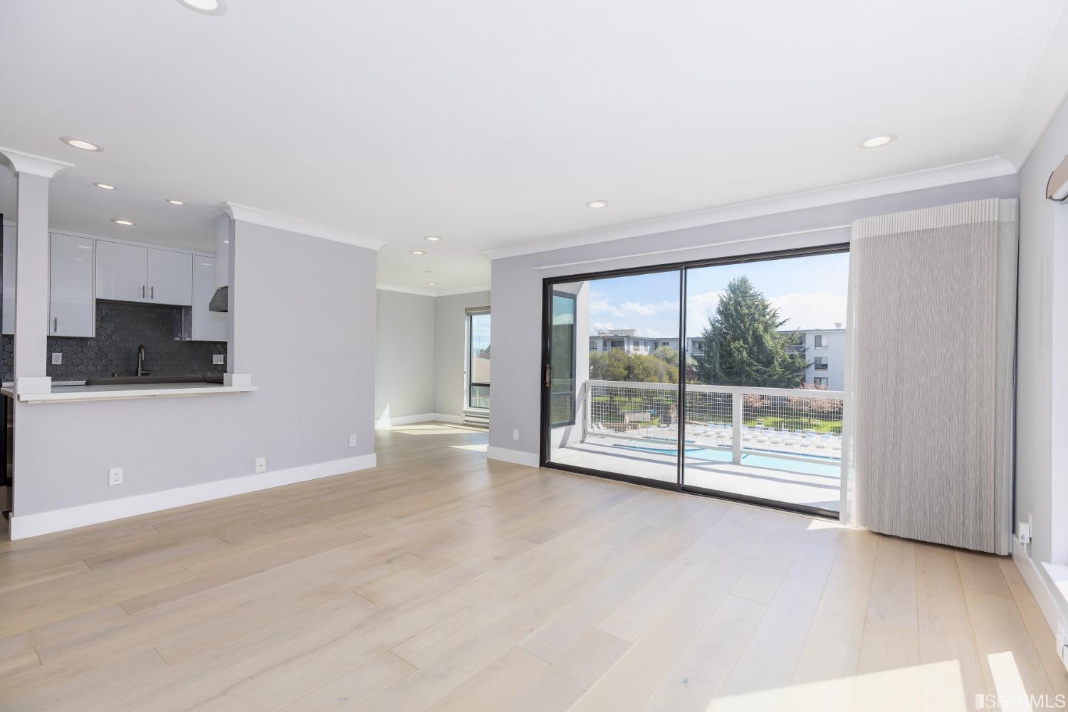 6 Commodore Drive, Unit C338 Emeryville, CA 94608 - Photo 13 of 37