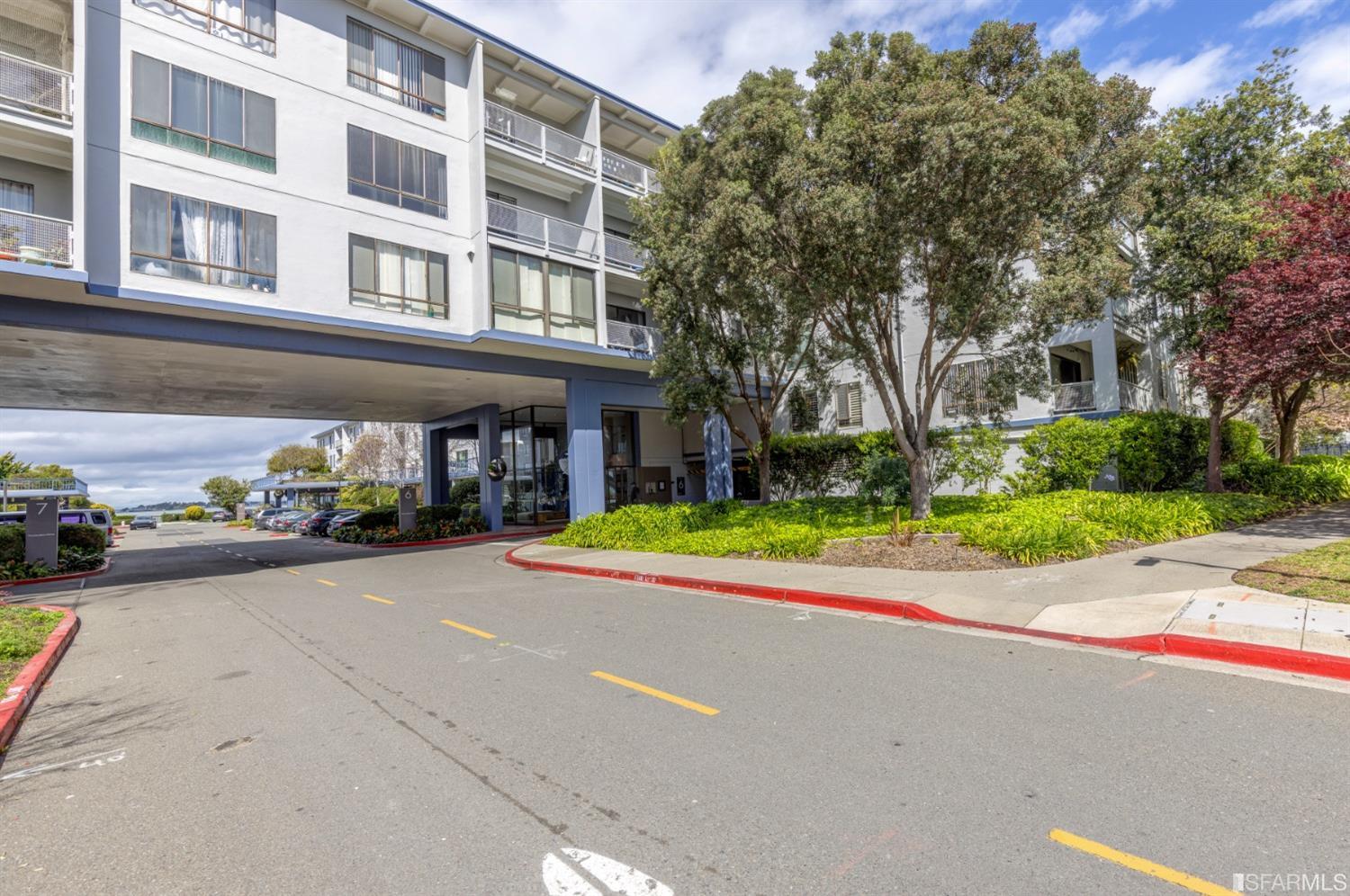 6 Commodore Drive, Unit C338 Emeryville, CA 94608 - Photo 22 of 37