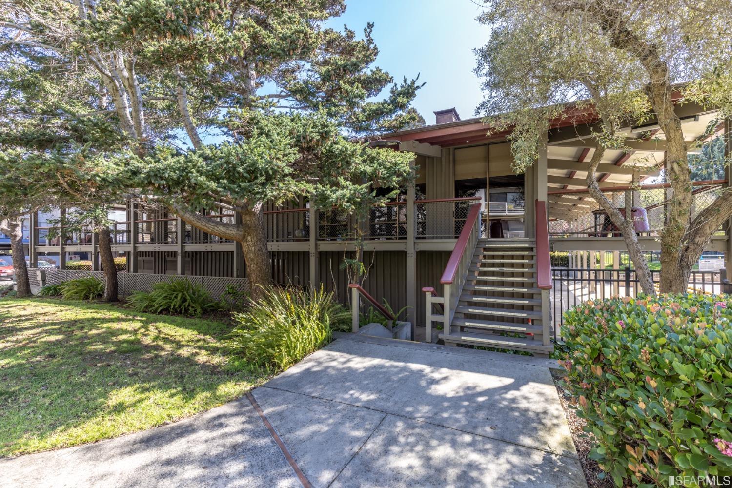 6 Commodore Drive, Unit C338 Emeryville, CA 94608 - Photo 28 of 37