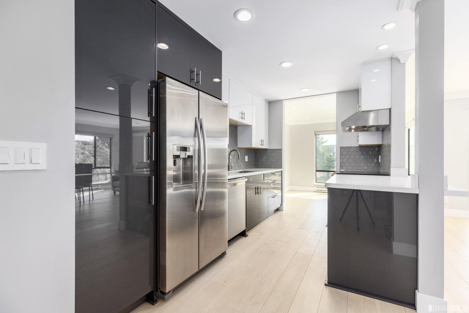 6 Commodore Drive, Unit C338 Emeryville, CA 94608 - Photo 3 of 37