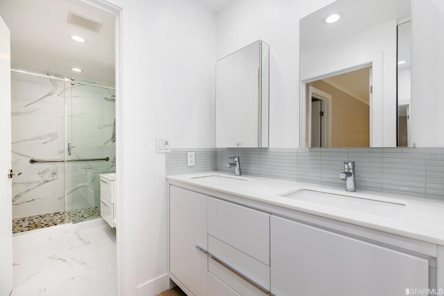 6 Commodore Drive, Unit C338 Emeryville, CA 94608 - Photo 7 of 37