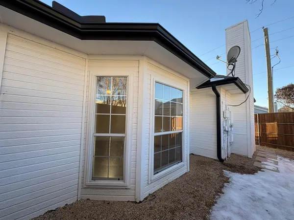 $3,000 | 2801 Country Villa Circle, Carrollton, TX 75006