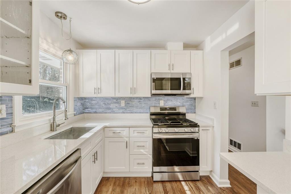 1391 Willivee Drive Decatur, GA 30033 - Photo 6 of 35