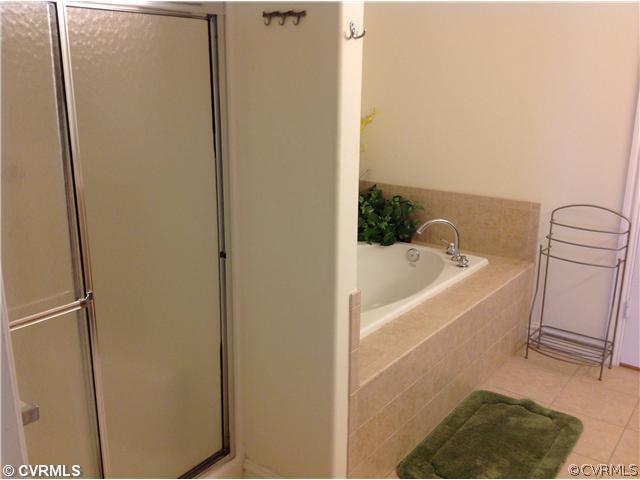 204 Sandbridge Road, Unit 206 Virginia Beach, VA 23456 - Photo 12 of 24 Master Bath/Spa - Separate Shower and Tub
