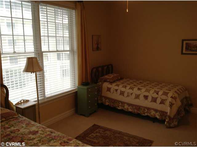 204 Sandbridge Road, Unit 206 Virginia Beach, VA 23456 - Photo 18 of 24 Guest Suite - Nice size bedroom with walk in closet
