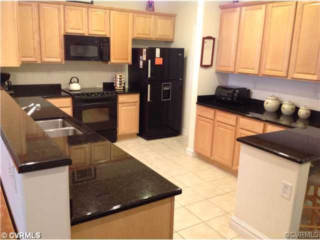204 Sandbridge Road, Unit 206 Virginia Beach, VA 23456 - Photo 7 of 24 Kitchen - Granite and tile. new refrigerator May 2012