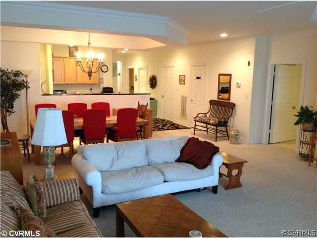 204 Sandbridge Road, Unit 206 Virginia Beach, VA 23456 - Photo 8 of 24 Den/Family/Great Room