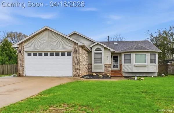 $349,900 | 503 West Hamburg Street, Pinckney, MI 48169