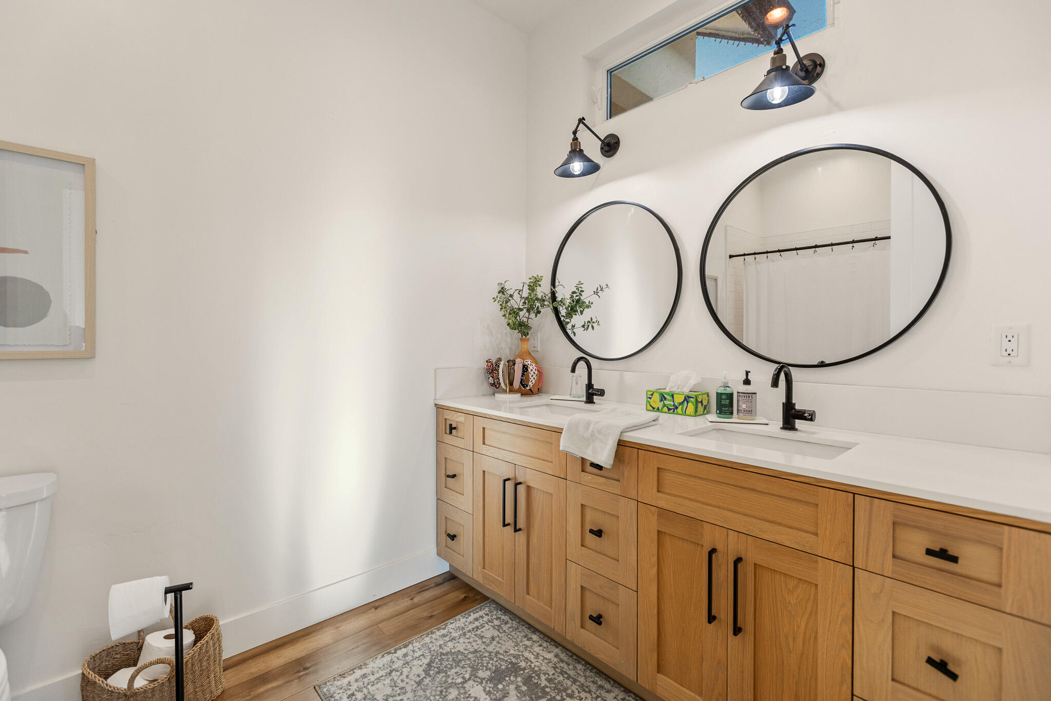 131 North Anderson Road, Unit B Exeter, CA 93221 - Photo 62 of 86 63 2nd Bathroom