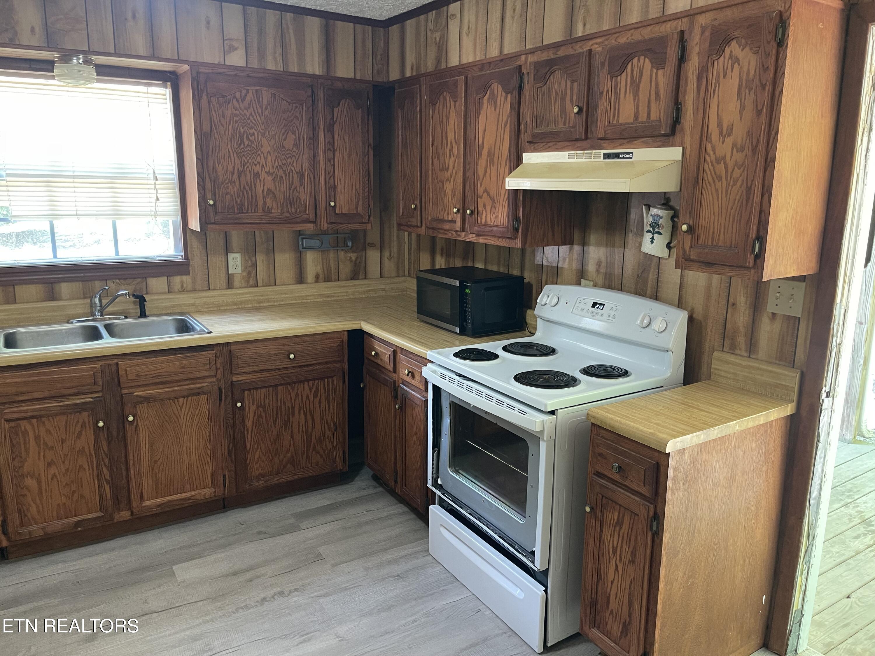 483 Blake Road Oakdale, TN 37829 - Photo 6 of 15 IMG_3926