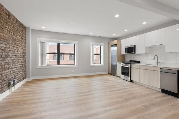 $2,300 | 1548 West Juneway Terrace, Unit 3B, Chicago, IL 60626