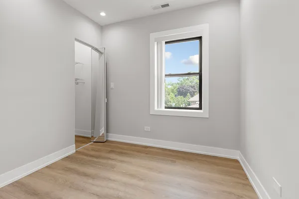 $2,300 | 1548 West Juneway Terrace, Unit 3B, Chicago, IL 60626