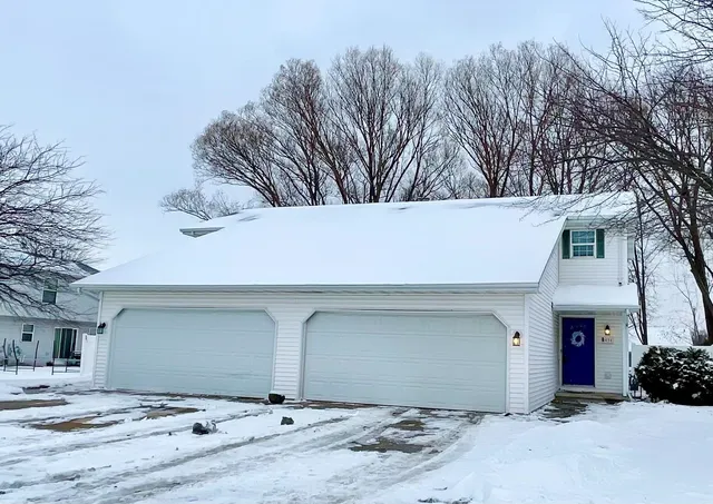 $439,900 | 1434 Glenview Lane, Little Chute, WI 54140