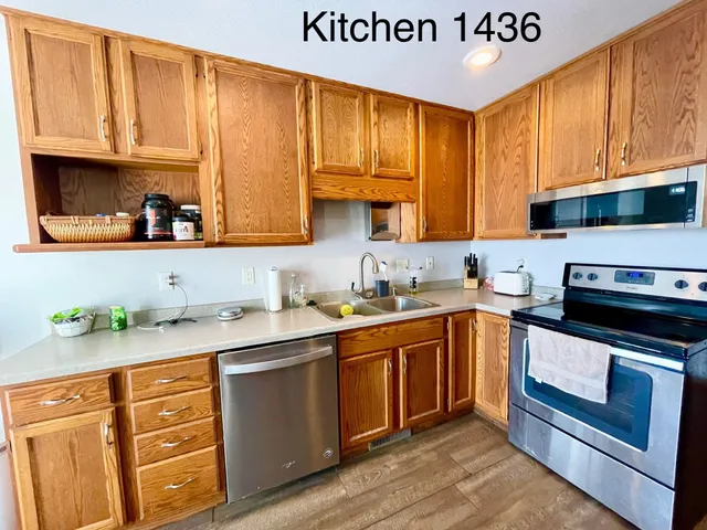 $439,900 | 1434 Glenview Lane, Little Chute, WI 54140