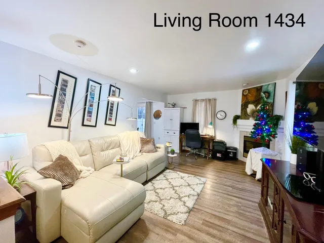 $439,900 | 1434 Glenview Lane, Little Chute, WI 54140