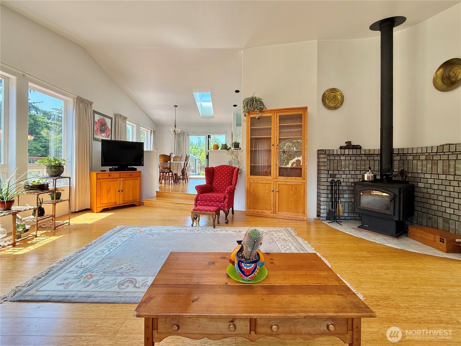 10 Davenhill Lane Sequim, WA 98382 - Photo 13 of 39 a living room with furniture and a flat screen tv