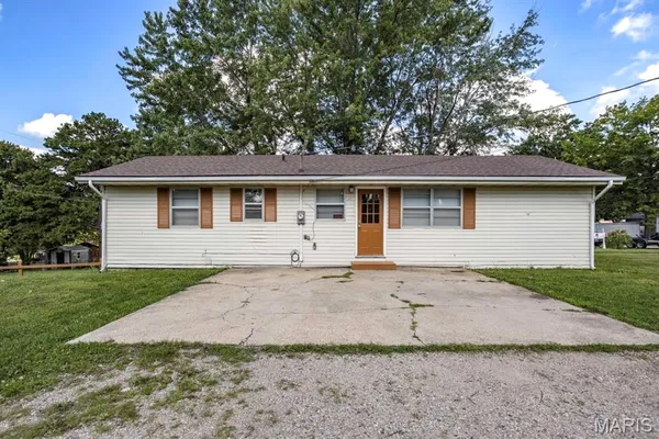 $139,900 | 111 East Barnett Street, Dixon, MO 65459