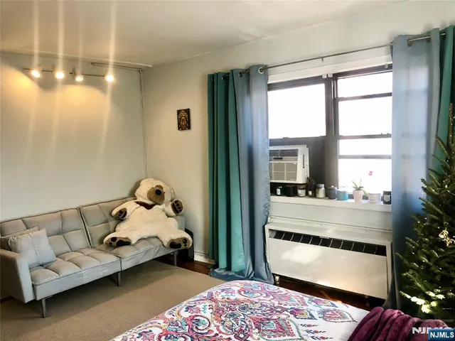 $1,450 | 400 Fairview Avenue, Unit 4J, Fort Lee, NJ 07024