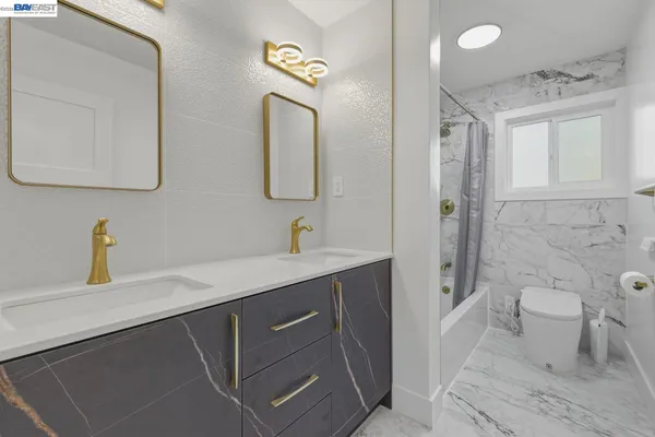 an empty room with a empty space