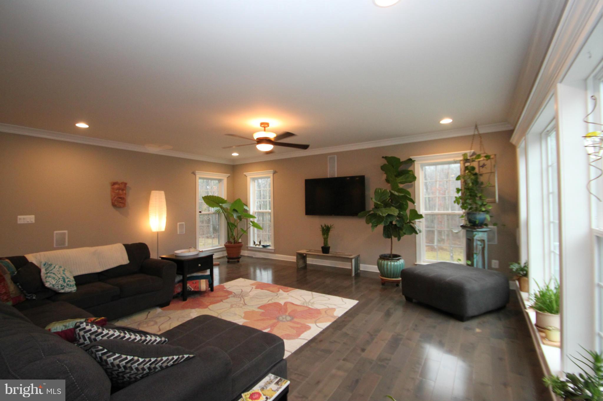 10084 Rixeyville Road Culpeper, VA 22701 - Photo 6 of 30 Living Room