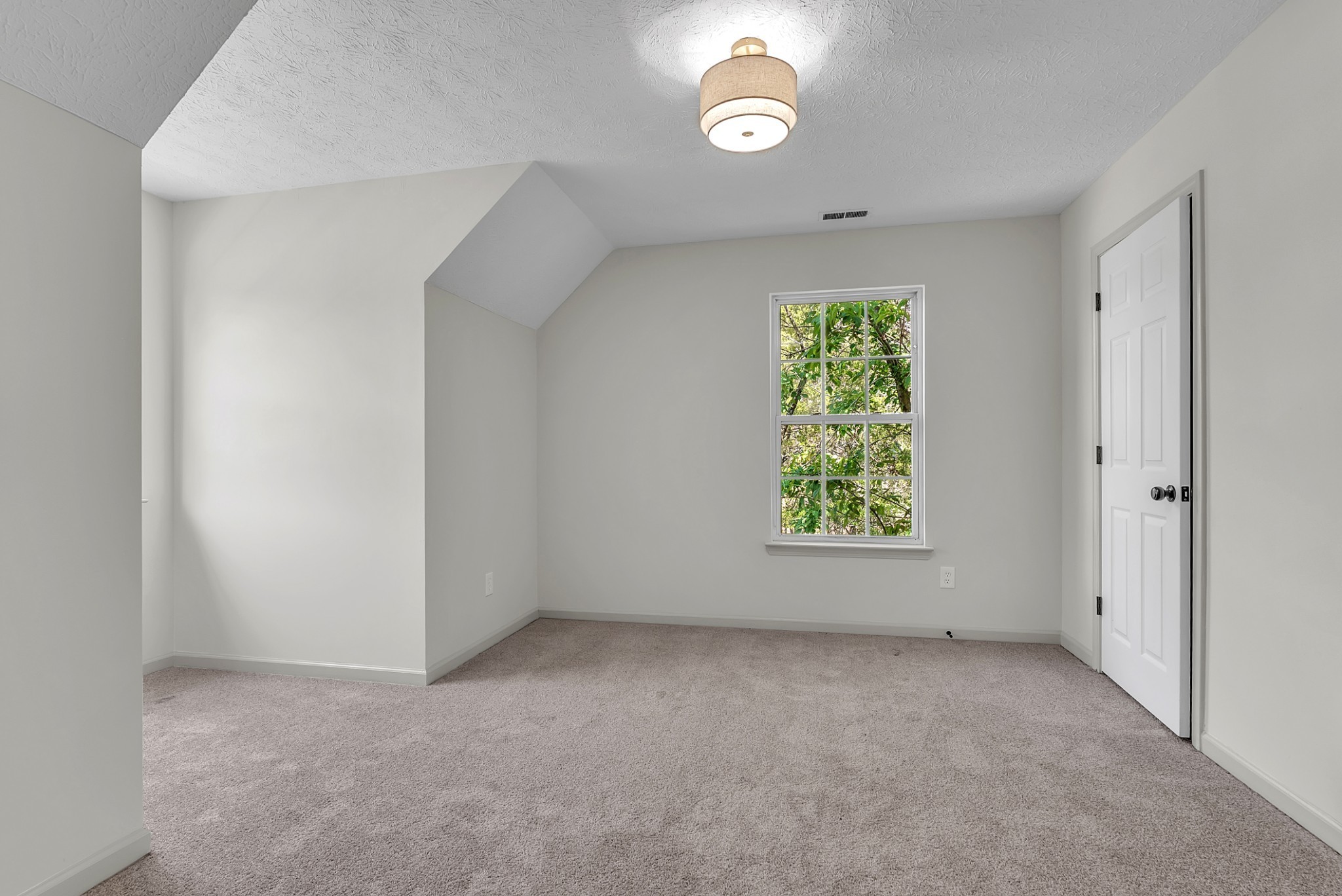 522 Acorn Way Mount Juliet, TN 37122 - Photo 20 of 30 an empty room with windows
