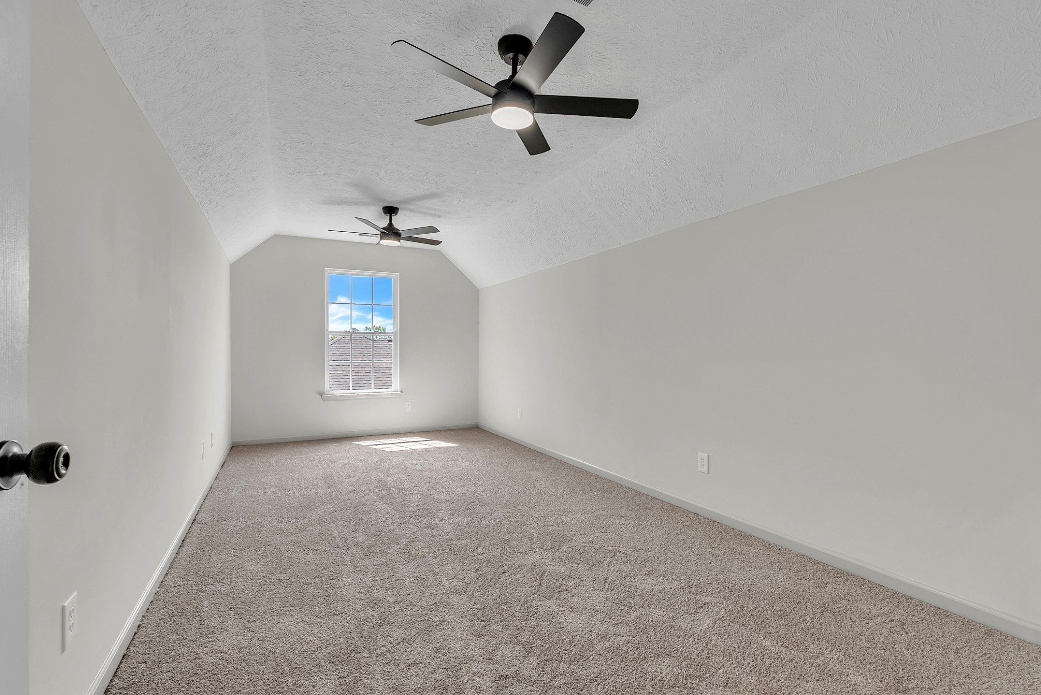 522 Acorn Way Mount Juliet, TN 37122 - Photo 23 of 30 an empty room with windows and fan