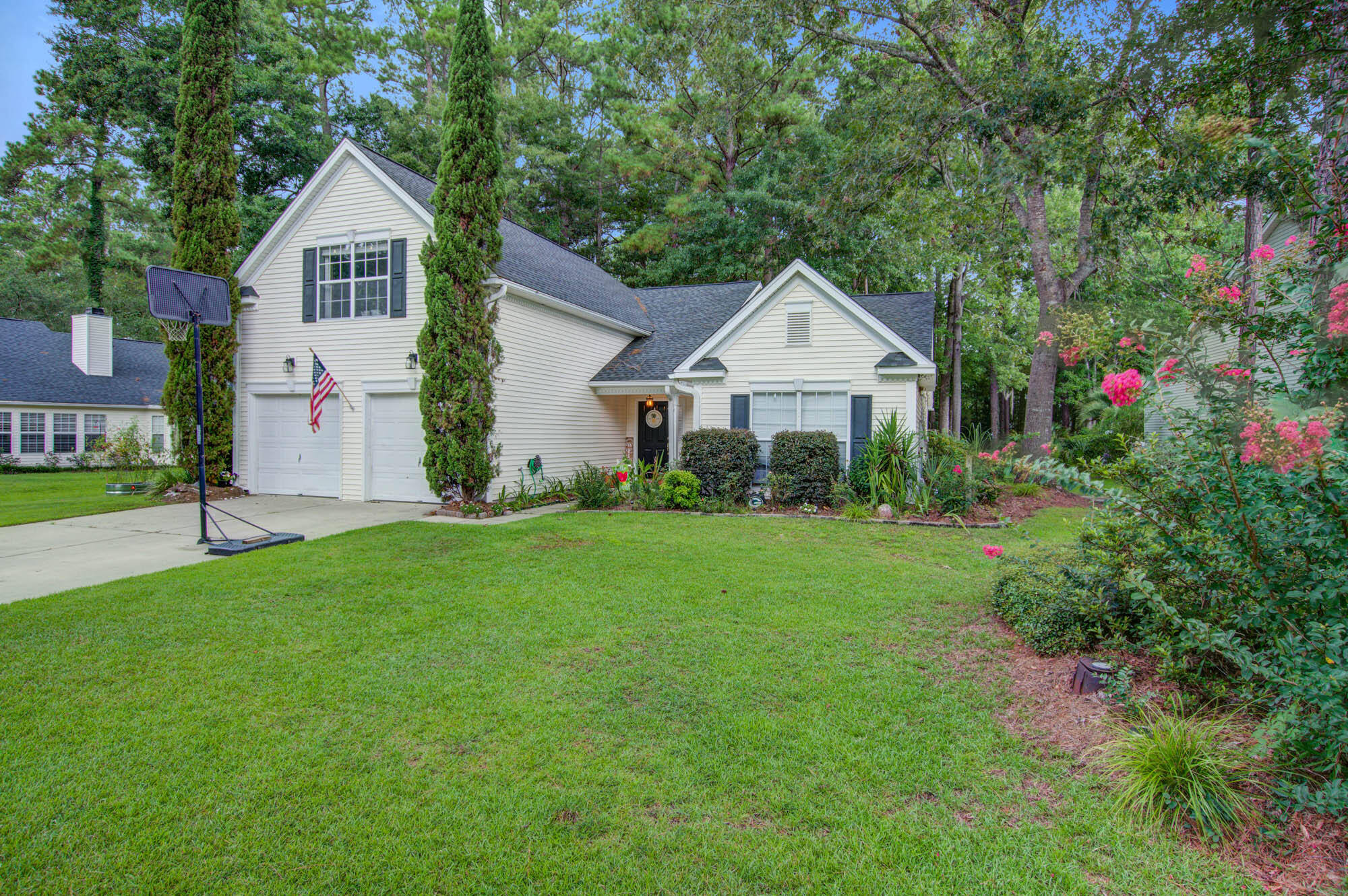 562 Pointe Of Oaks Road Summerville, SC 29485 - Photo 1 of 42 562 (1)