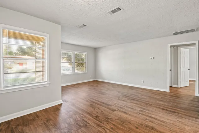 $1,375 | 911 Patsy Drive, Baytown, TX 77520