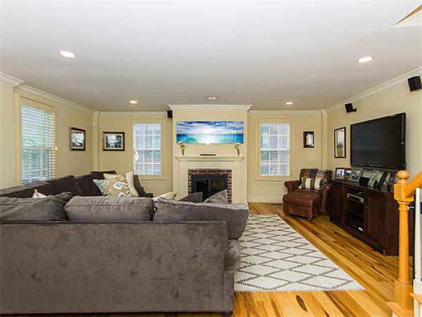 22 Cross Street Boston, MA 02129 - Photo 3 of 24