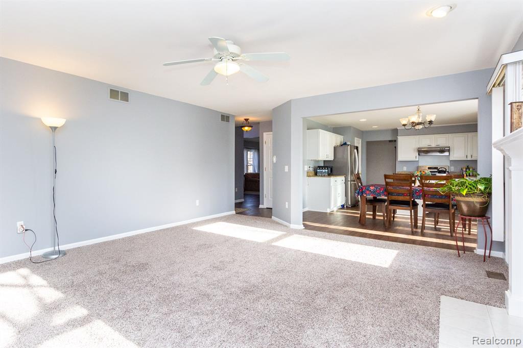 1582 Nadine Rochester Hills, MI 48307 - Photo 23 of 58