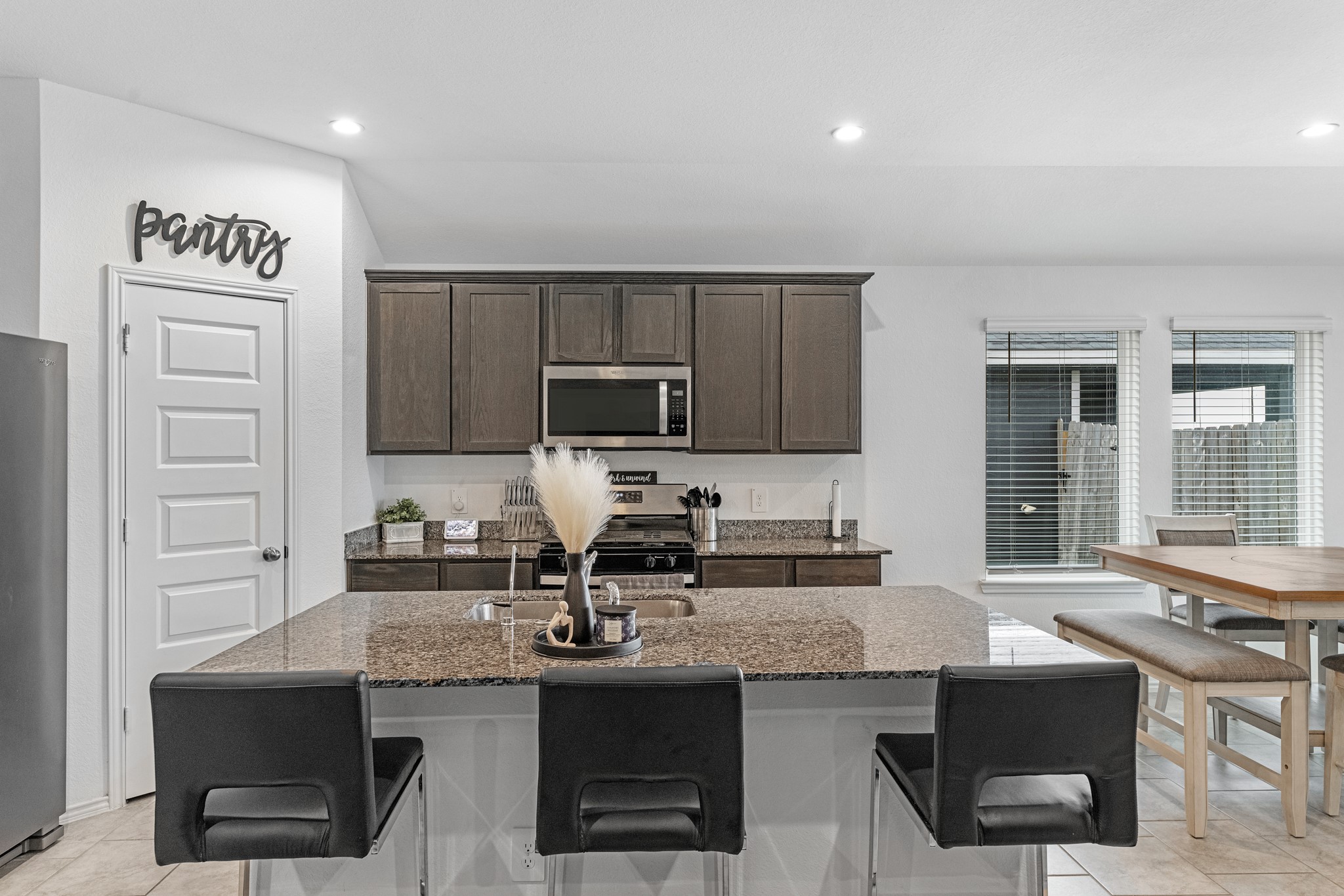 7534 Cynomys Court Rosharon, TX 77583 - Photo 10 of 35 Kitchen.