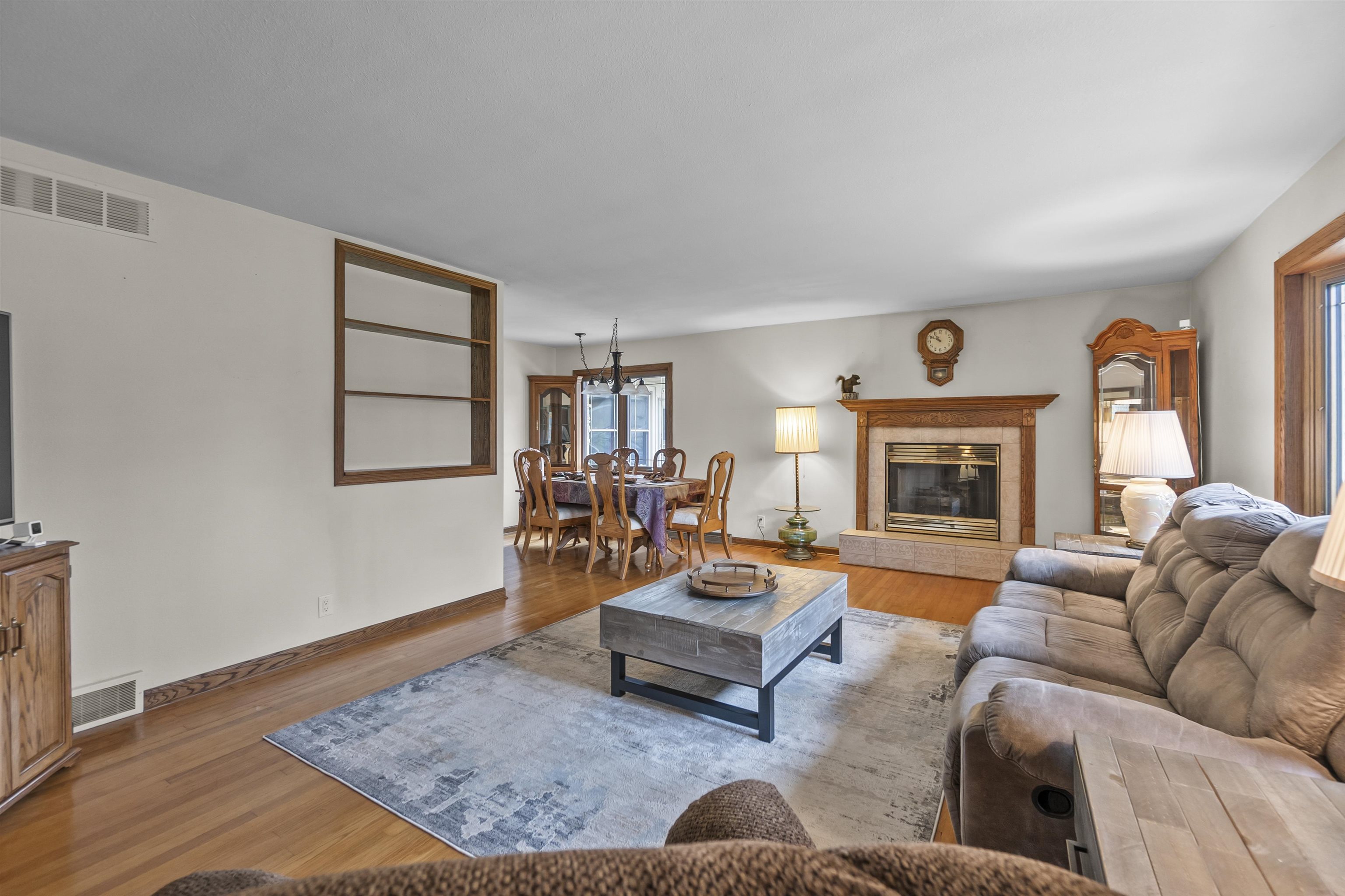 W156N9742 Pilgrim Road Germantown, WI 53022 - Photo 2 of 33