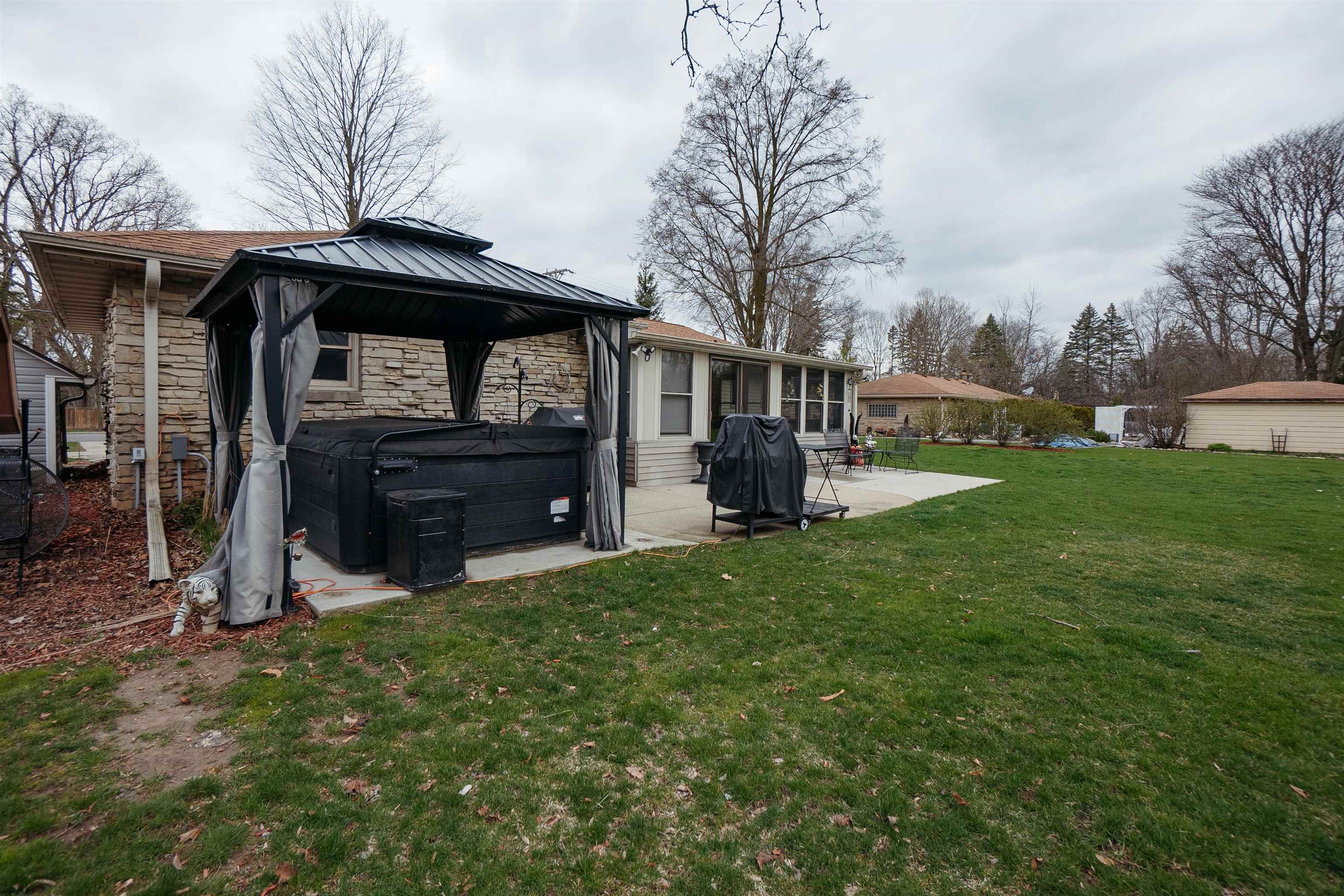 W156N9742 Pilgrim Road Germantown, WI 53022 - Photo 27 of 33