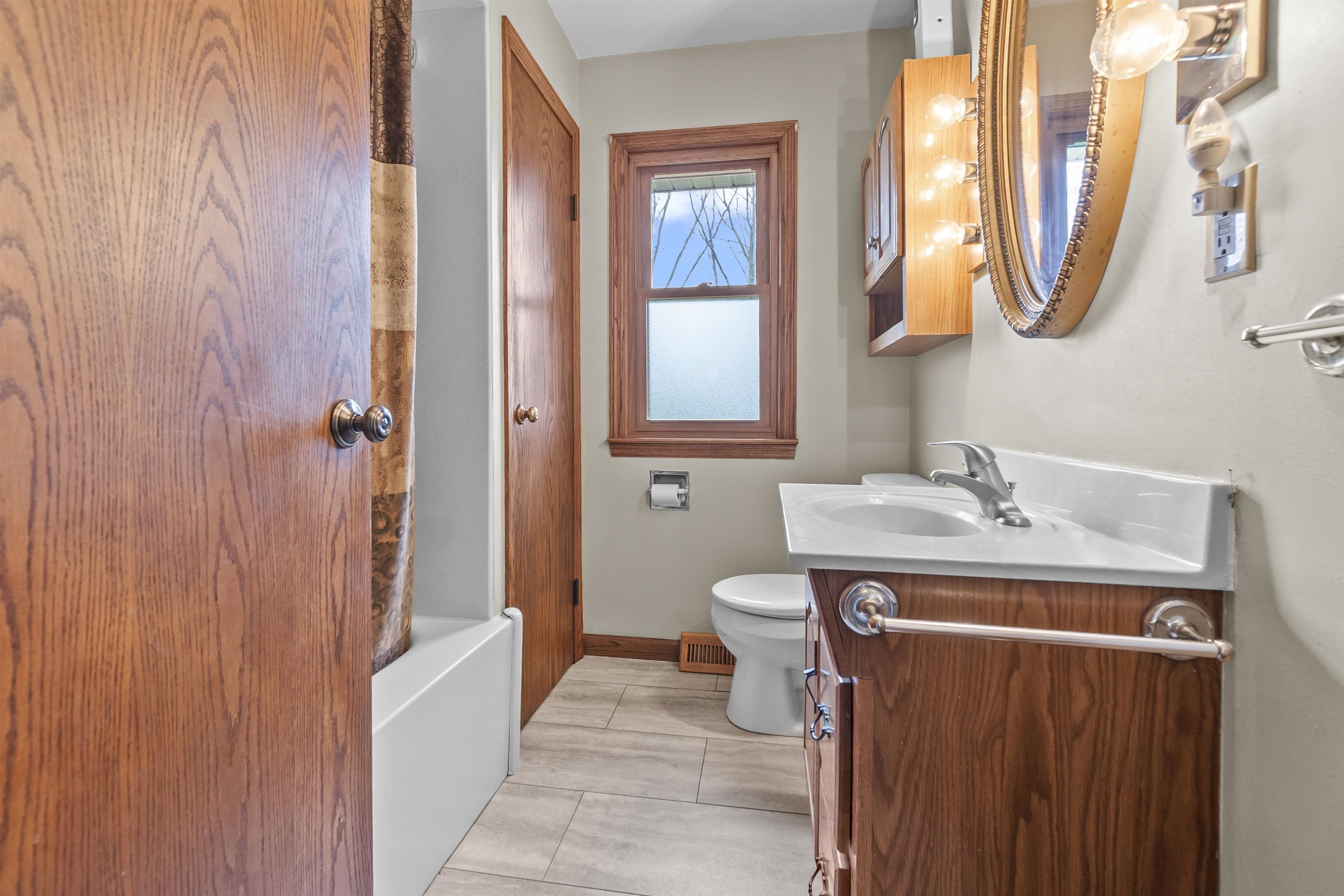 W156N9742 Pilgrim Road Germantown, WI 53022 - Photo 9 of 33