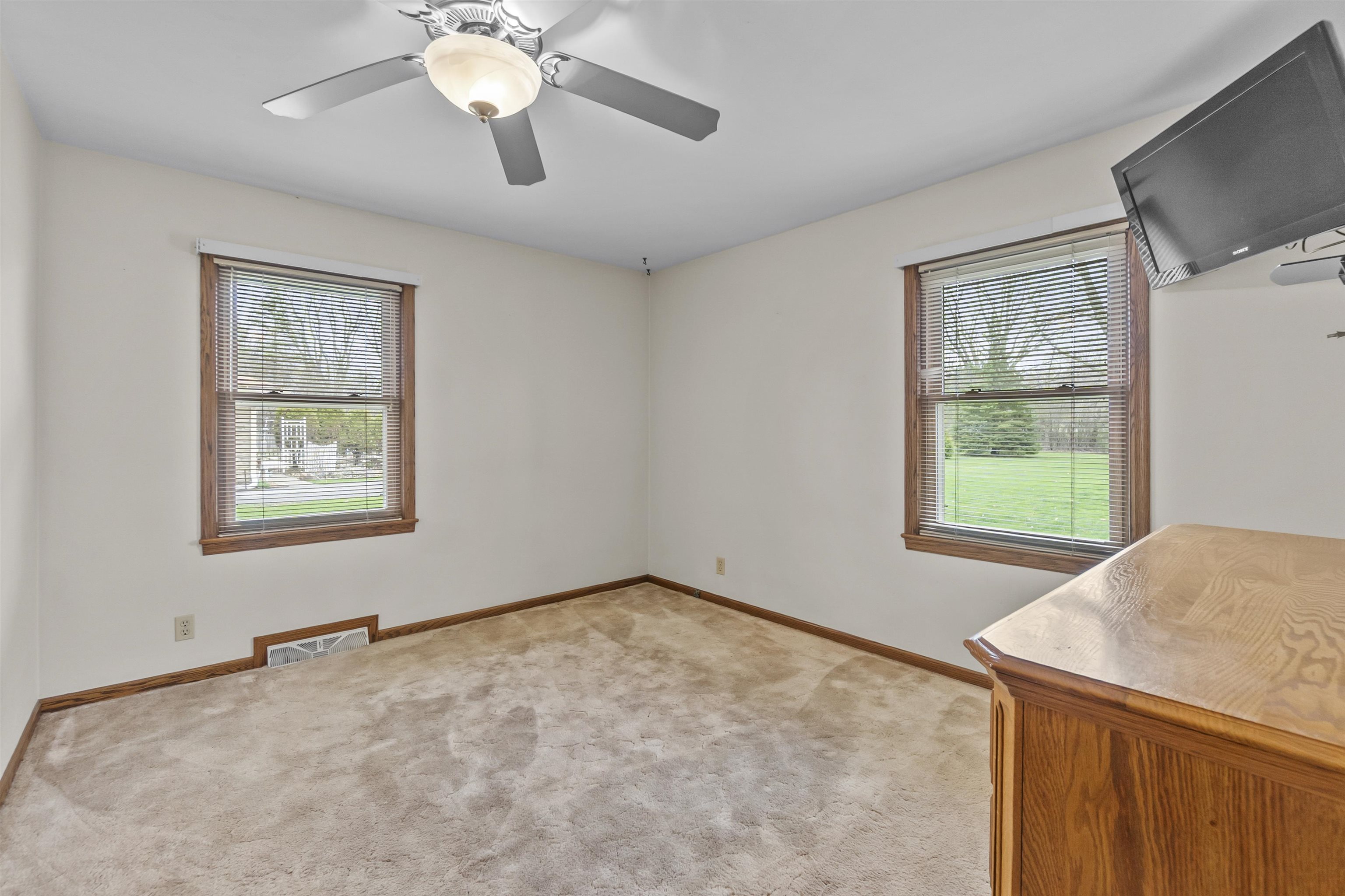 W156N9742 Pilgrim Road Germantown, WI 53022 - Photo 10 of 33