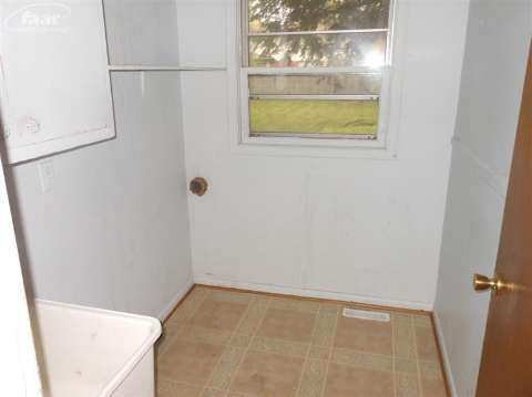 6556 Rustic Ridge Trail Grand Blanc, MI 48439 - Photo 12 of 16 20377267-11.JPG