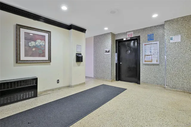 $155,000 | 2545 Sedgwick Avenue, Unit 3 | Fordham Manor