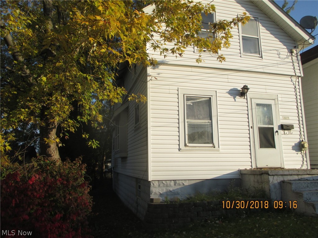 1815 Springfield Center Road Akron, OH 44312 - Photo 3 of 5
