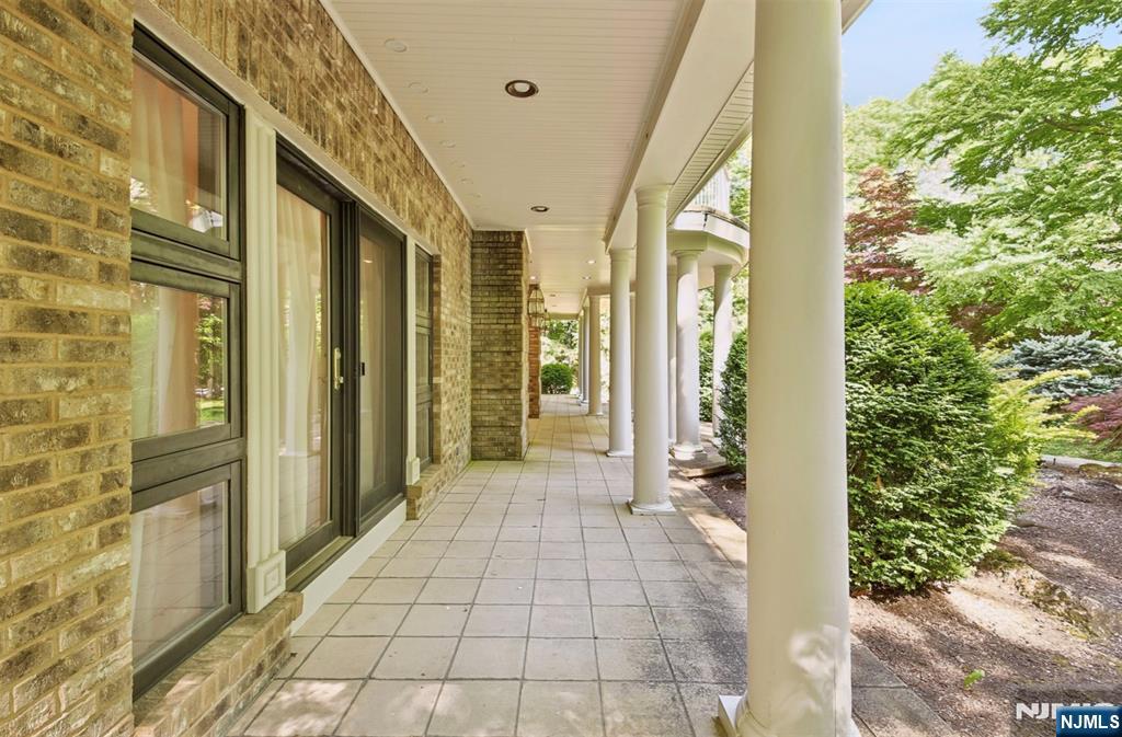 830 Shore Drive Butler, NJ 07405 - Photo 4 of 43
