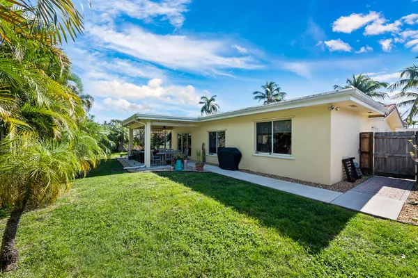 $750,000 | 2251 Northeast 37th Court, Lighthouse Point, FL 33064