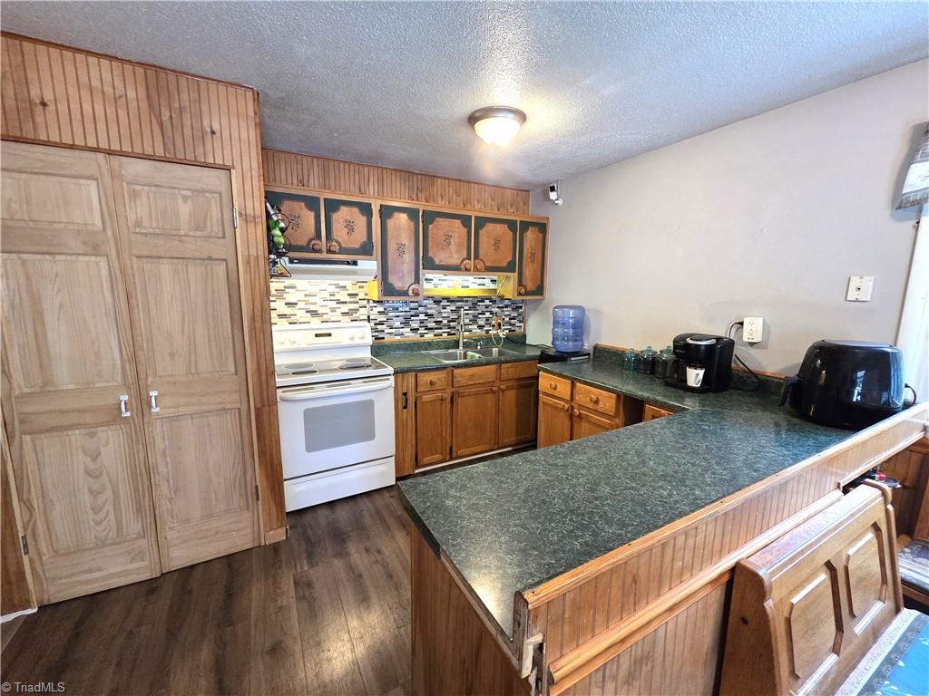 117 Locust Road King, NC 27021 - Photo 3 of 14