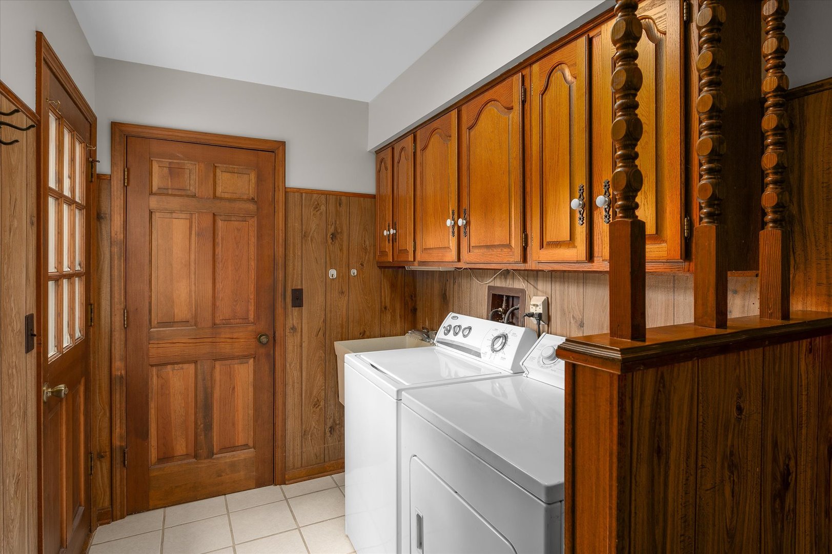 22 Cedar Gate Circle Sugar Grove, IL 60554 - Photo 18 of 35 a utility room with dryer and washer