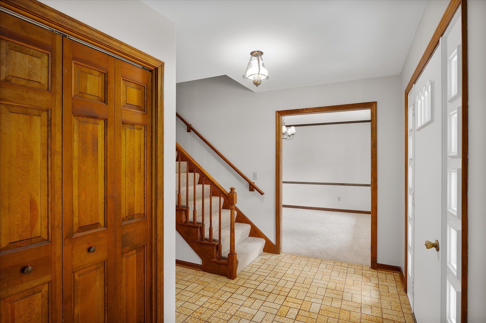 22 Cedar Gate Circle Sugar Grove, IL 60554 - Photo 19 of 35 a view of a hallway with wooden floor and staircase