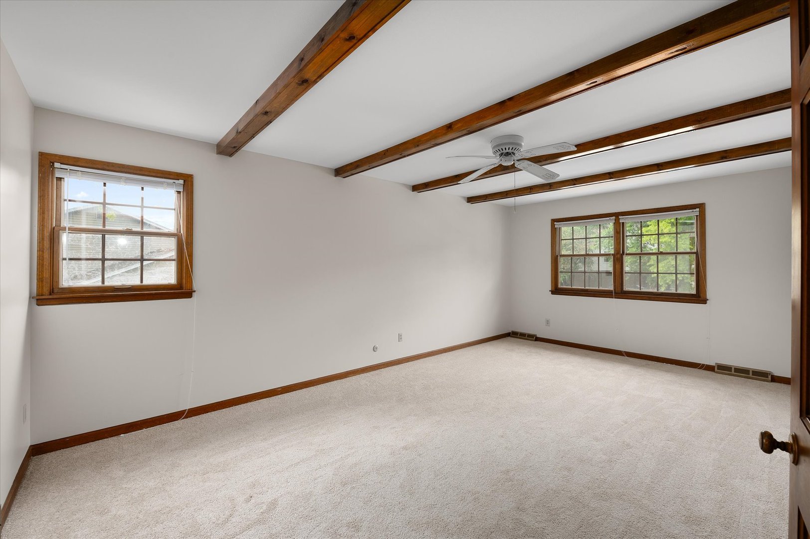22 Cedar Gate Circle Sugar Grove, IL 60554 - Photo 21 of 35 an empty room with windows
