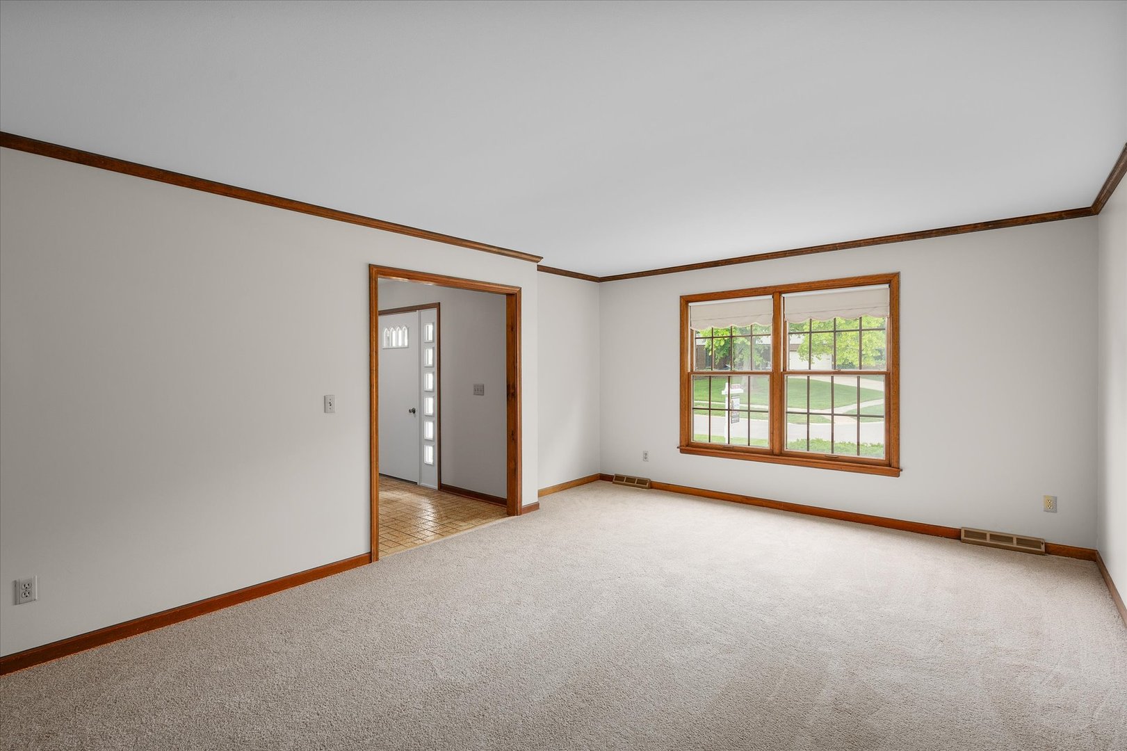 22 Cedar Gate Circle Sugar Grove, IL 60554 - Photo 6 of 35 a view of an empty room with a window